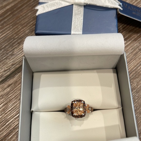 Vanna K for Bella Luce Beautiful Ring - Picture 7 of 9